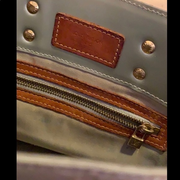 Louis Vuitton small patent leather bag - Picture 4 of 5